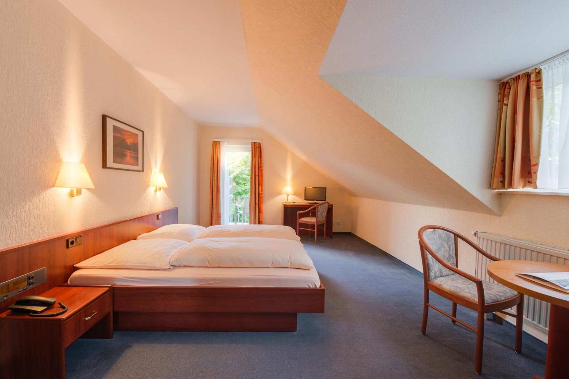 Berghotel Wilhelmsburg Бад Кьозен Стая снимка
