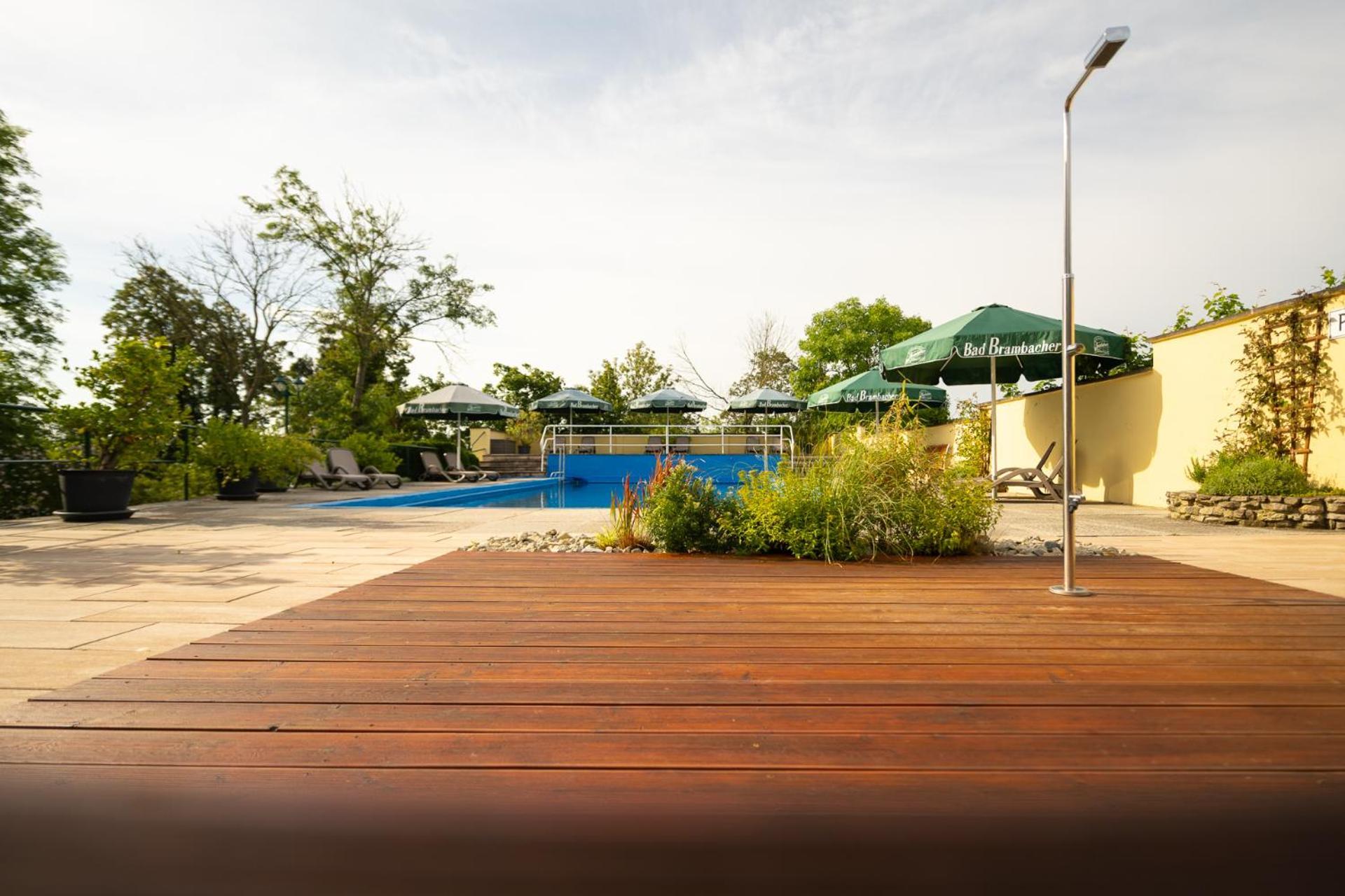 Berghotel Wilhelmsburg Бад Кьозен Екстериор снимка