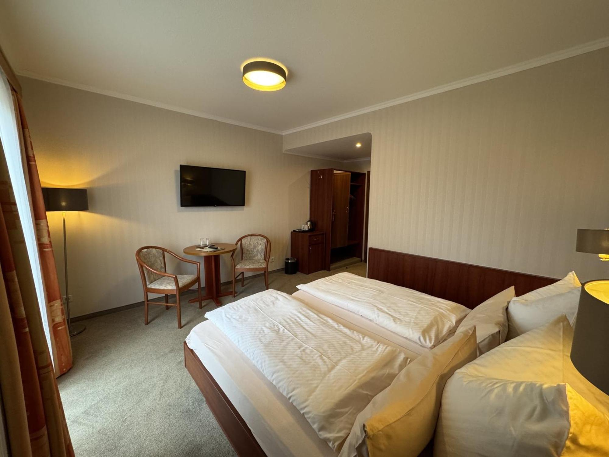 Berghotel Wilhelmsburg Бад Кьозен Стая снимка