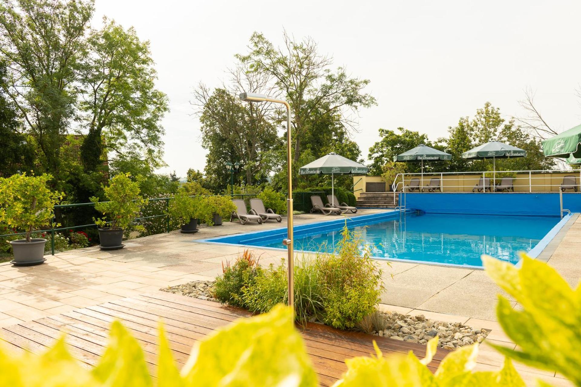 Berghotel Wilhelmsburg Бад Кьозен Екстериор снимка