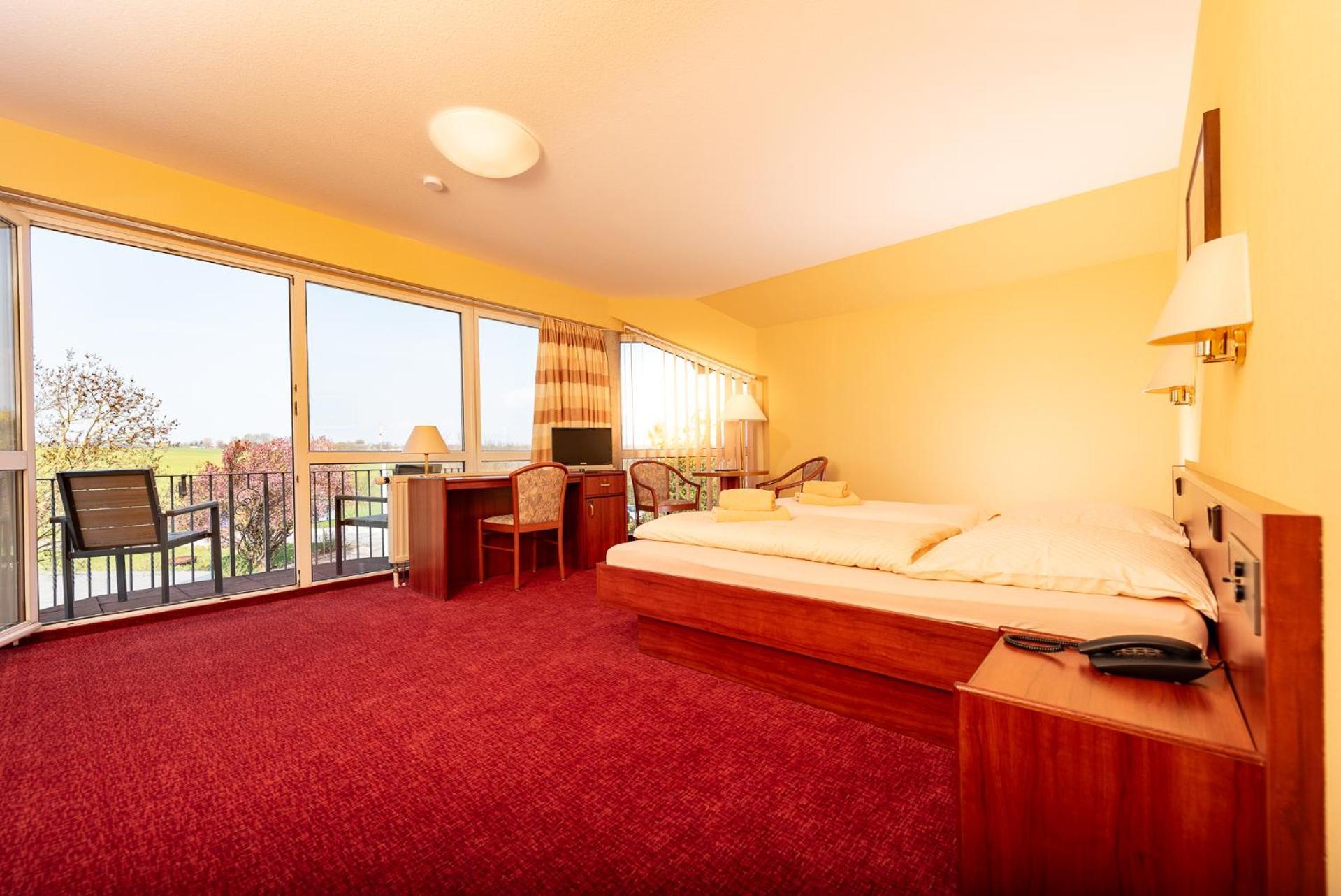 Berghotel Wilhelmsburg Бад Кьозен Екстериор снимка