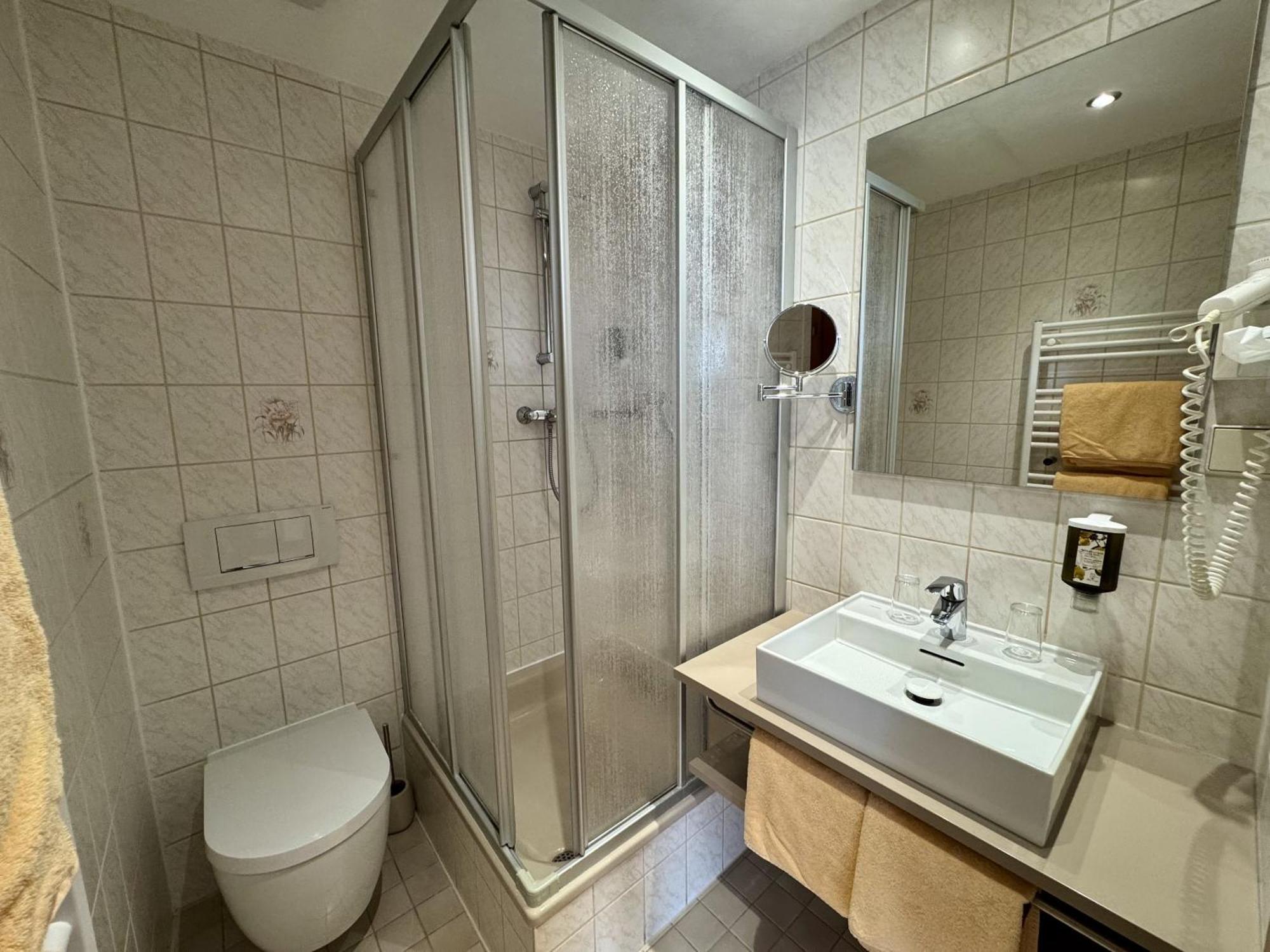 Berghotel Wilhelmsburg Бад Кьозен Стая снимка