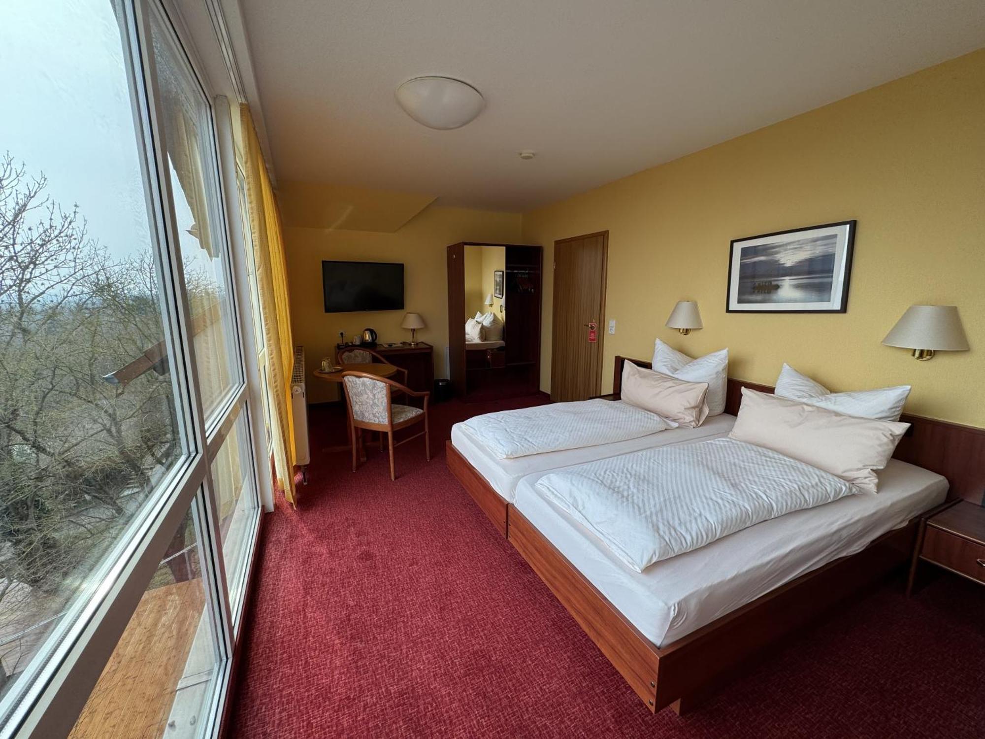 Berghotel Wilhelmsburg Бад Кьозен Стая снимка